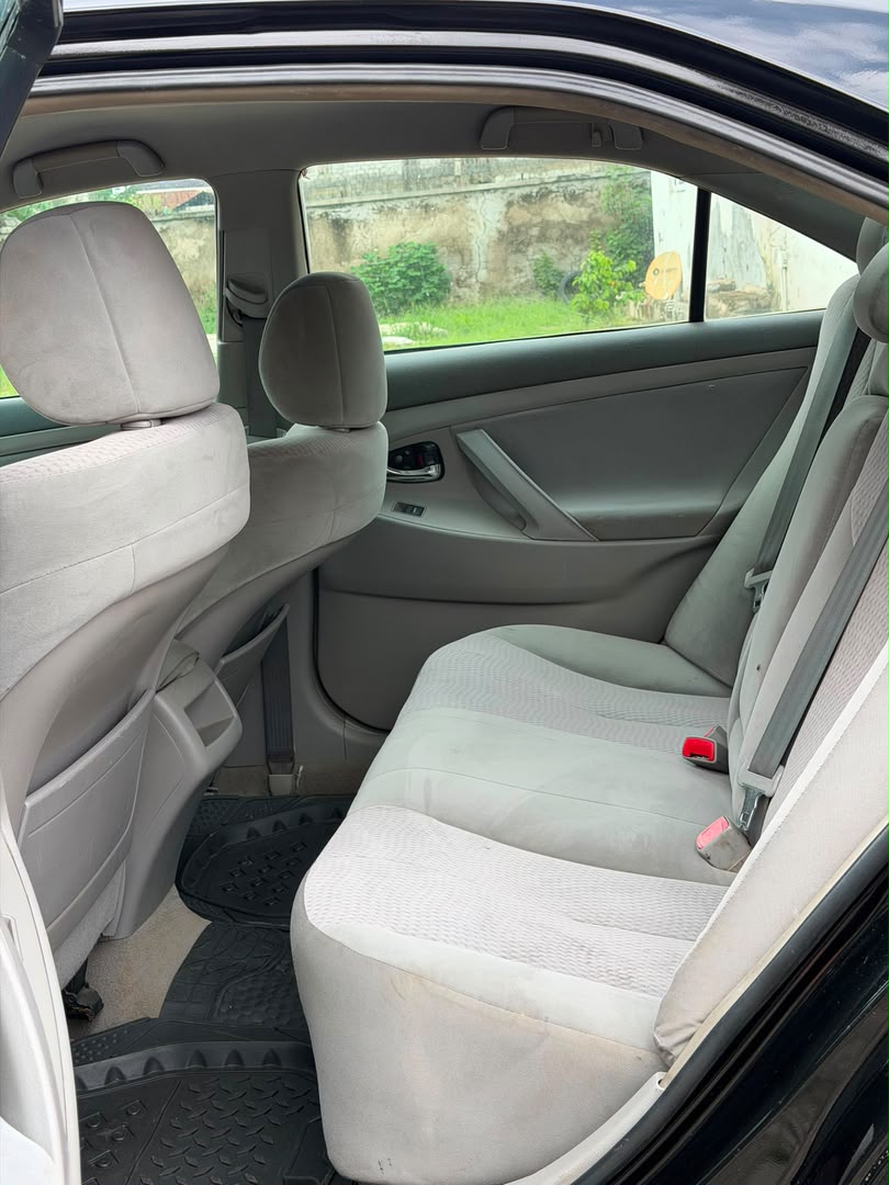 
								Belgium grade 2010 Toyota Camry with untampered engine and gear for 7.5M buy and drive full									