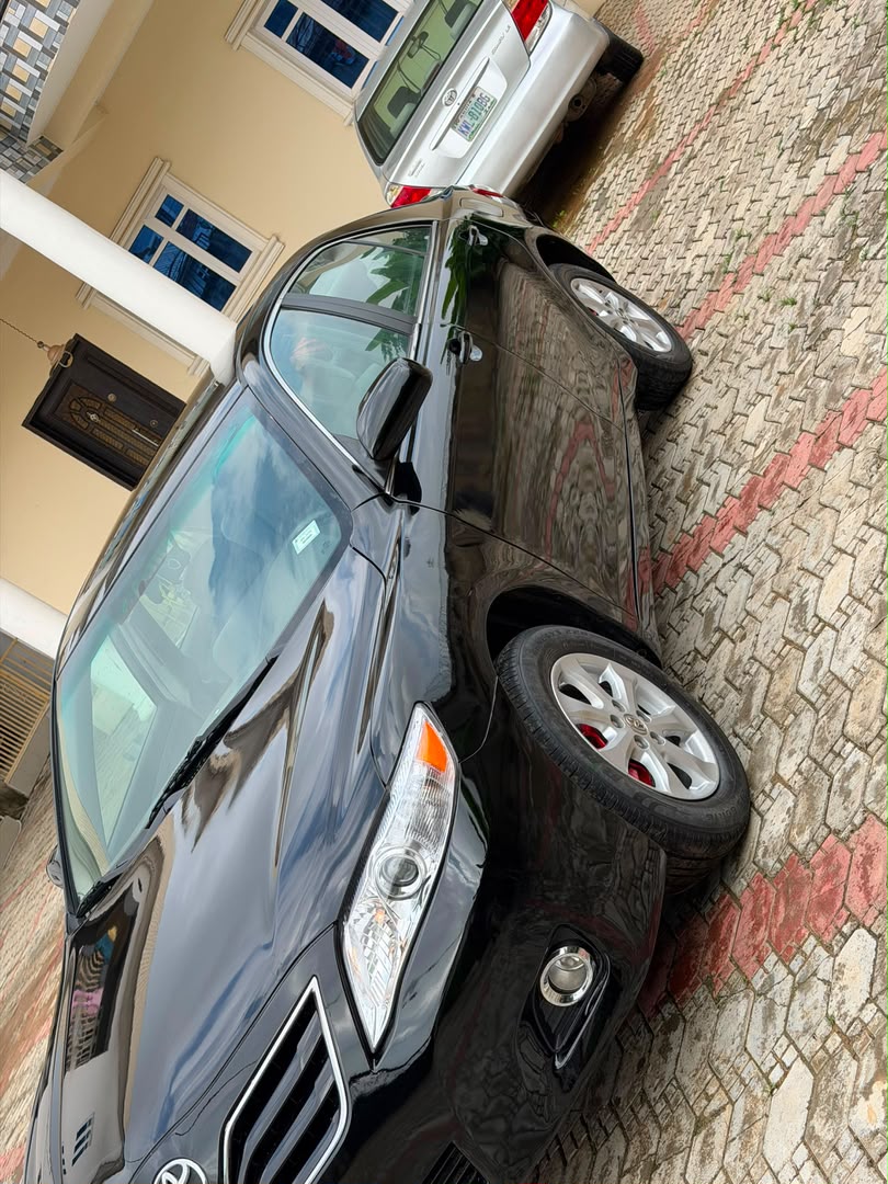 
								Belgium grade 2010 Toyota Camry with untampered engine and gear for 7.5M buy and drive full									