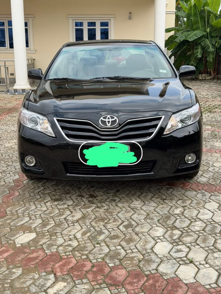 Belgium grade 2010 Toyota Camry with untampered engine and gear for 7.5M buy and drive