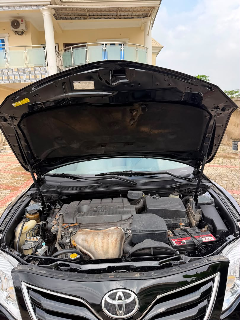 
								Belgium grade 2010 Toyota Camry with untampered engine and gear for 7.5M buy and drive full									