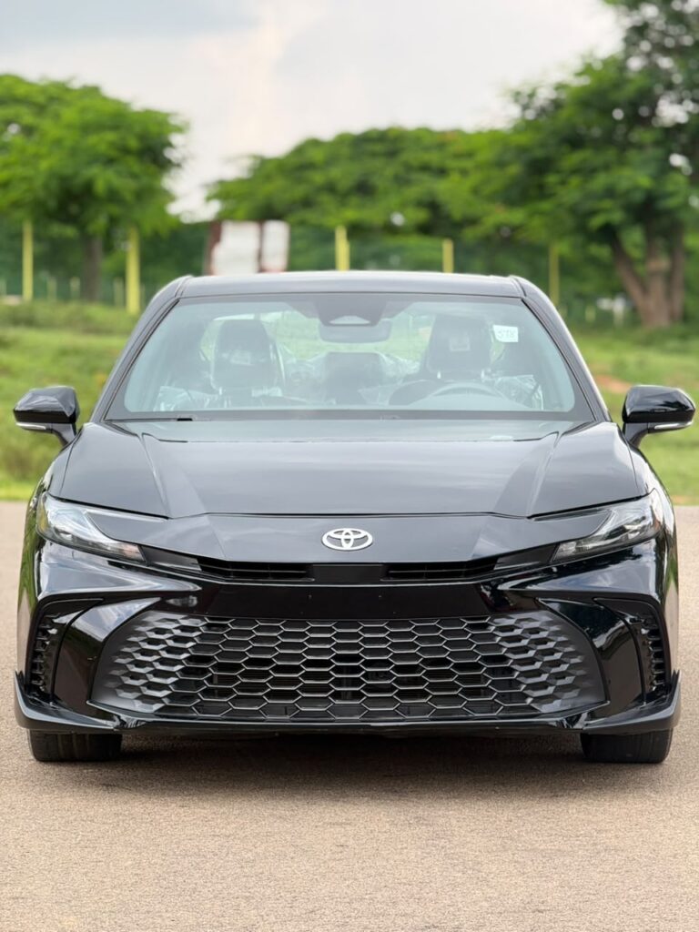 BRAND NEW 2025 TOYOTA 🔋🔋CAMRY SE HEV⚡⚡ WITH ALL FUNCTIONS WORKING WELL WITH PROPER DOCUMENTATION  PRICE:55M 📍ABUJA