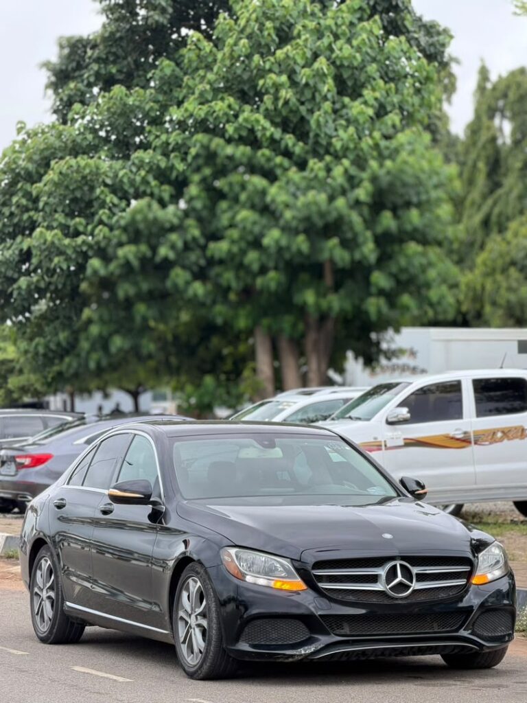 Super Distress🔥🔥🔥 New arrival Direct Belgium 🇧🇪 Mercedes Benz C300 2016 model, Basic! Original duty! Clean title! 🅿️rice: 16,000,000M  📍GWARIMPA ABUJA