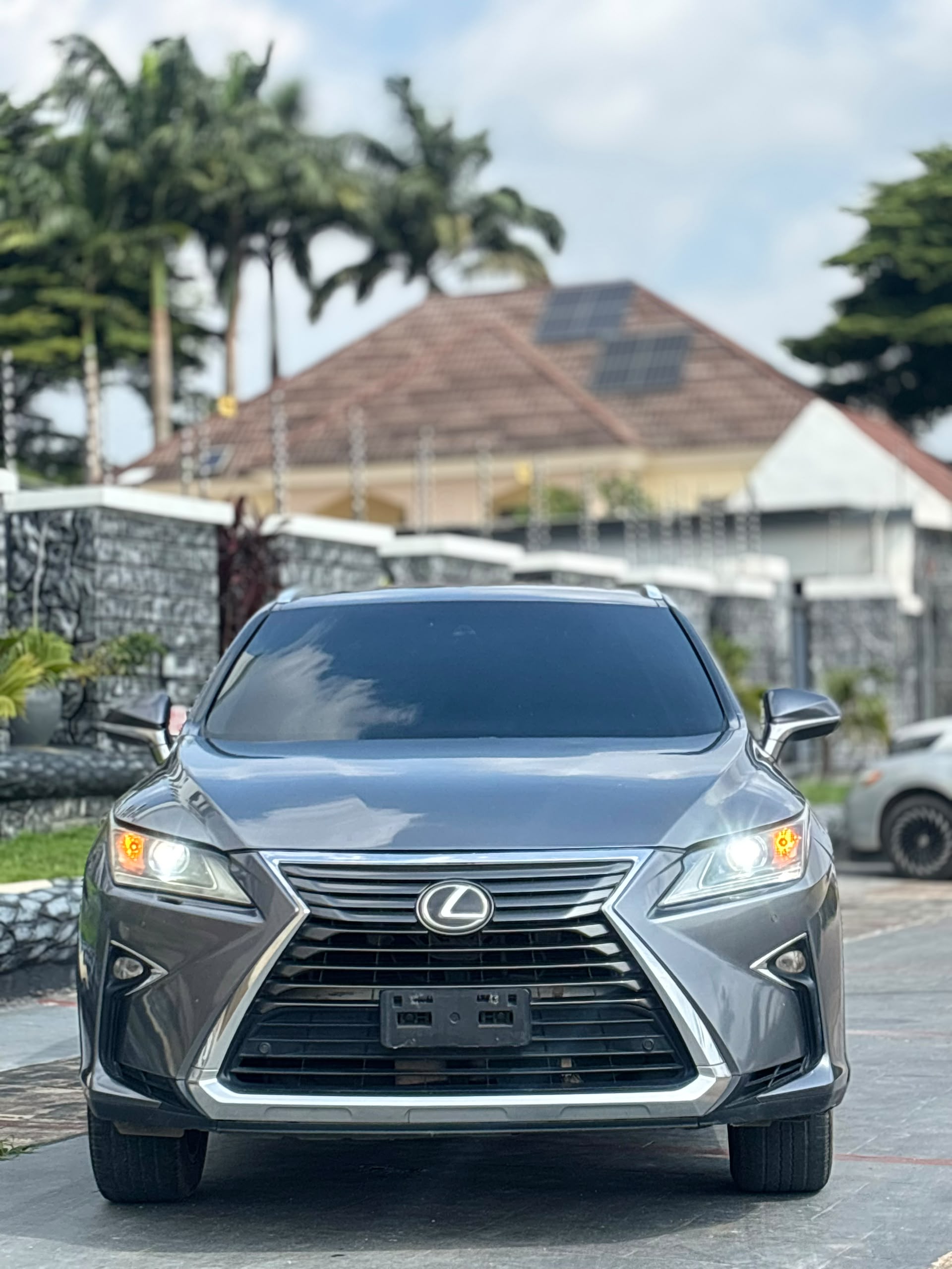 
								DISTRESS ‼️ DIRECT BELGIUM 🇧🇪 ALIKE UNREGISTERED 2016 LEXUS RX350 (FULLEST OPTIONS) ORIGINAL DUTY✅ KEYLESS ‼️ SUN ROOF ‼️ MOUSE‼️ NAVIGATION SCREEN‼️ POWER BOOT ‼️ PARK ASSIST ‼️AND LOT MORE.. HEADED FOR 27.8MILLION NAIRA ONLY full									