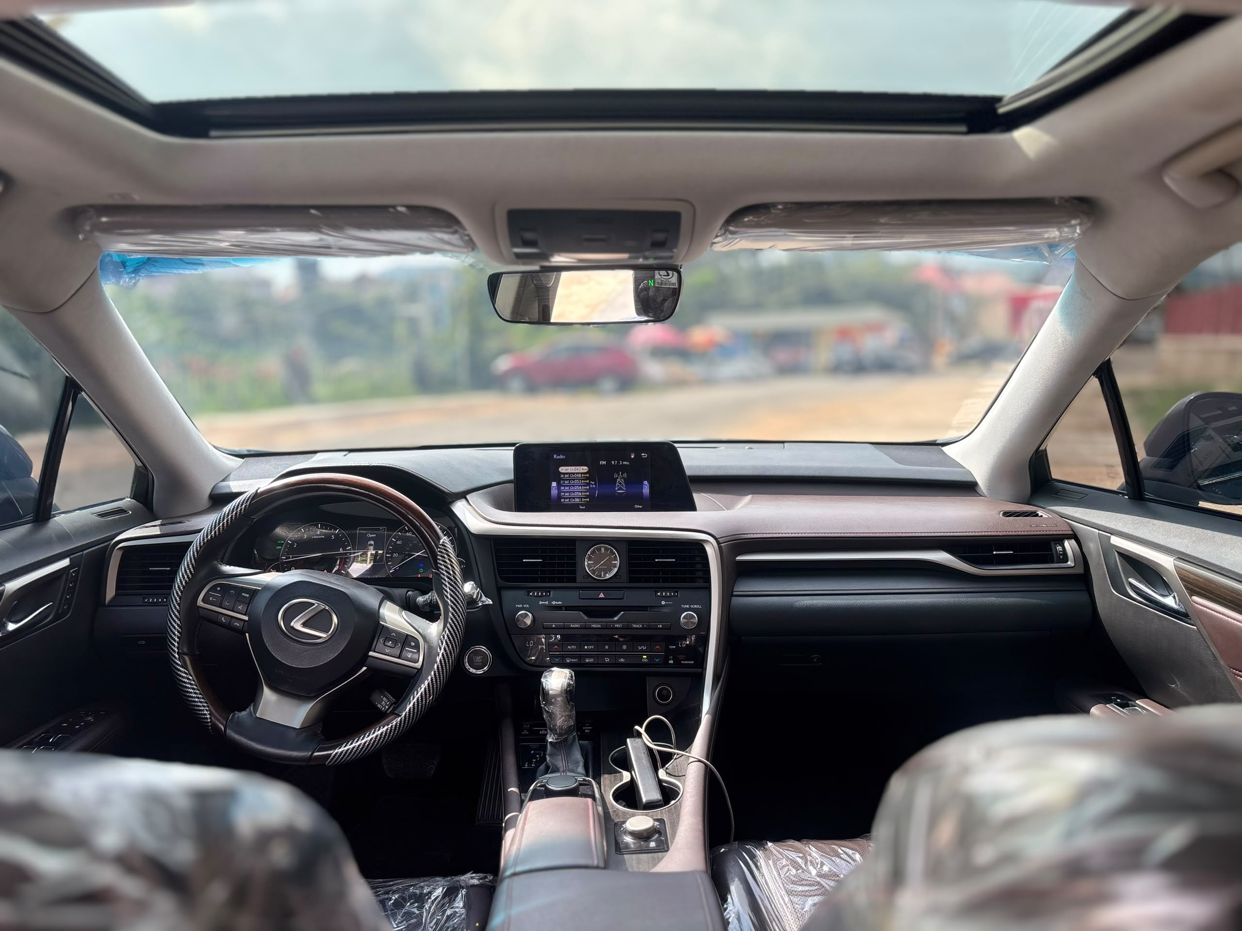
								DISTRESS ‼️ DIRECT BELGIUM 🇧🇪 ALIKE UNREGISTERED 2016 LEXUS RX350 (FULLEST OPTIONS) ORIGINAL DUTY✅ KEYLESS ‼️ SUN ROOF ‼️ MOUSE‼️ NAVIGATION SCREEN‼️ POWER BOOT ‼️ PARK ASSIST ‼️AND LOT MORE.. HEADED FOR 27.8MILLION NAIRA ONLY full									