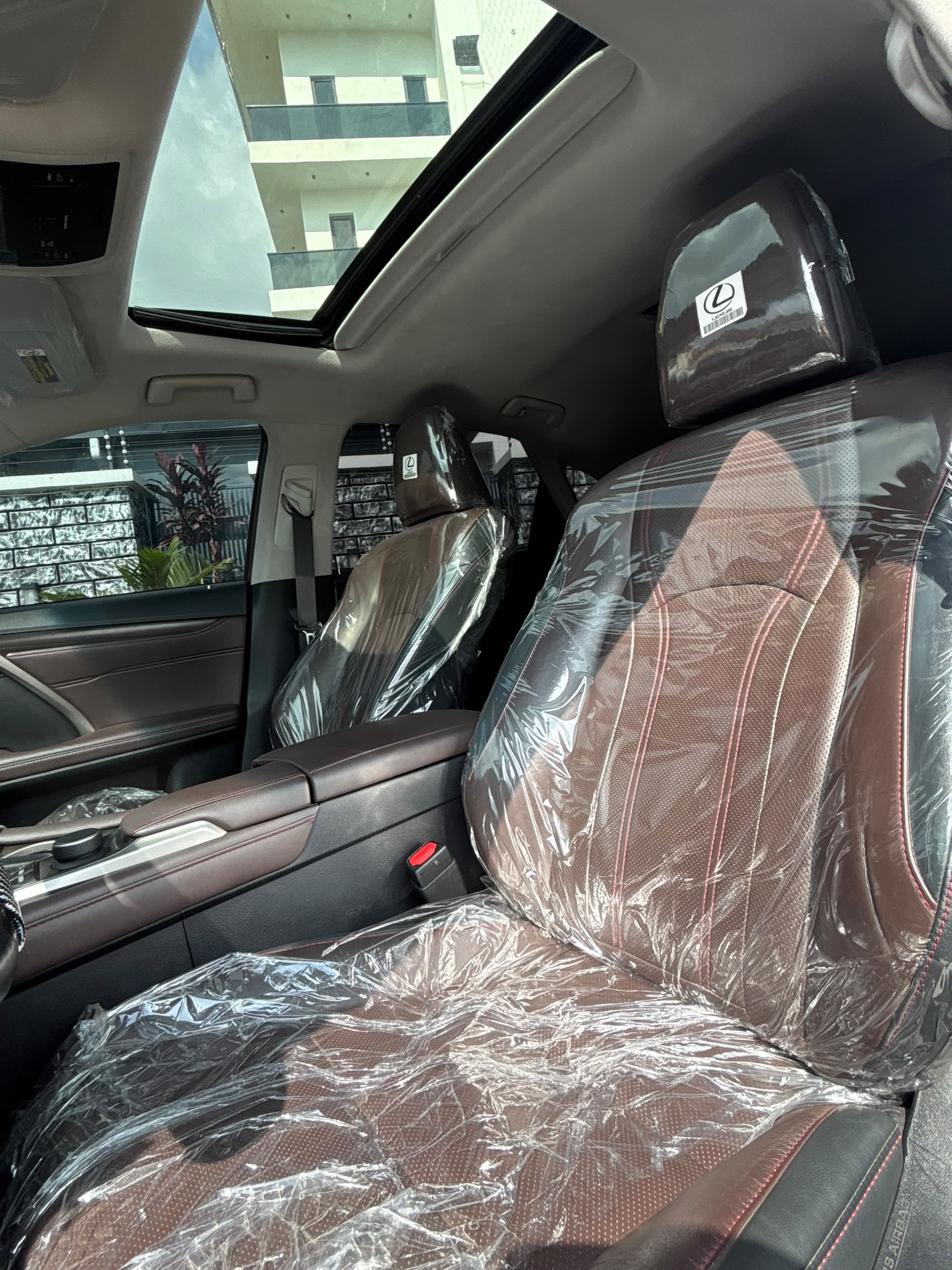 
								DISTRESS ‼️ DIRECT BELGIUM 🇧🇪 ALIKE UNREGISTERED 2016 LEXUS RX350 (FULLEST OPTIONS) ORIGINAL DUTY✅ KEYLESS ‼️ SUN ROOF ‼️ MOUSE‼️ NAVIGATION SCREEN‼️ POWER BOOT ‼️ PARK ASSIST ‼️AND LOT MORE.. HEADED FOR 27.8MILLION NAIRA ONLY full									