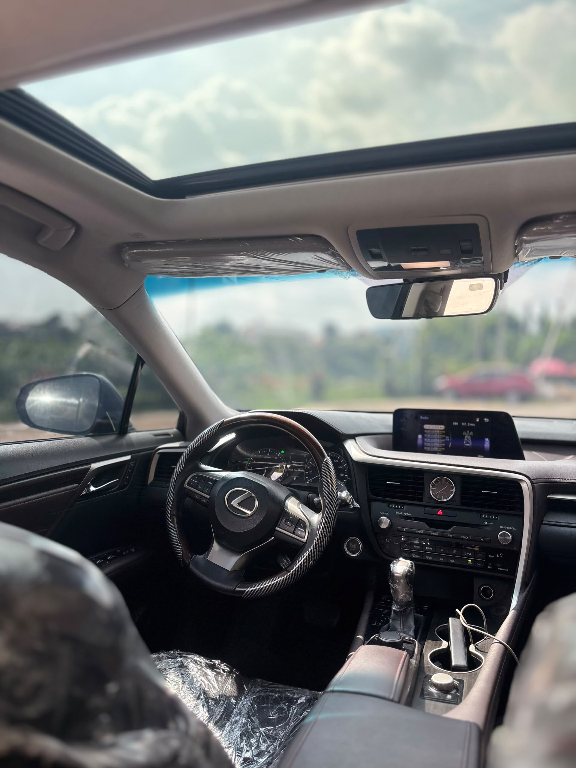 
								DISTRESS ‼️ DIRECT BELGIUM 🇧🇪 ALIKE UNREGISTERED 2016 LEXUS RX350 (FULLEST OPTIONS) ORIGINAL DUTY✅ KEYLESS ‼️ SUN ROOF ‼️ MOUSE‼️ NAVIGATION SCREEN‼️ POWER BOOT ‼️ PARK ASSIST ‼️AND LOT MORE.. HEADED FOR 27.8MILLION NAIRA ONLY full									