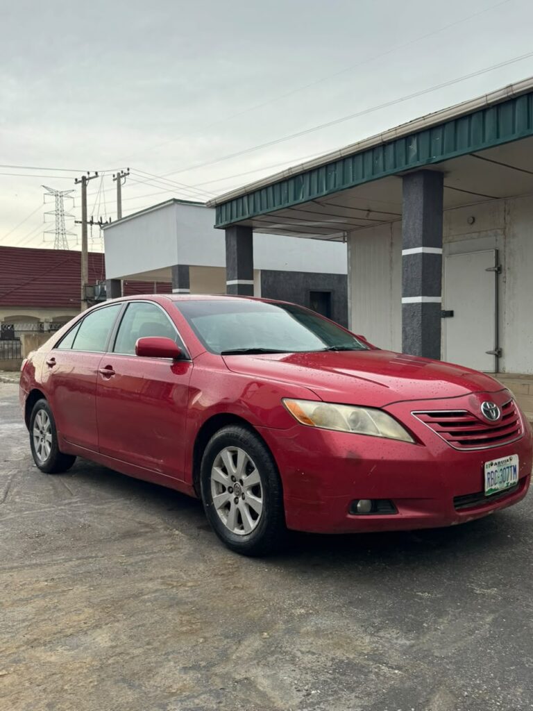 Super clean  2008 Camry XLE 4plugs 💯 Untempered engine and gear  First body Ac 💯  Sunroof working perfectly  Going for 6.5m