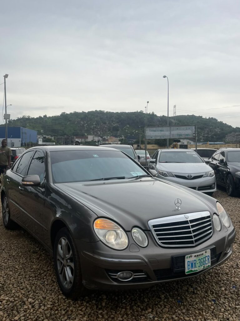 Belgium standard 🔥less than a Year used 2002 MERCEDES BENZ E200//Kompressor//with untempered SYSTEM   duty 💯 Engine and gearbox 💯 Price:7mlast ✅ Location Gwarinpa Abuja