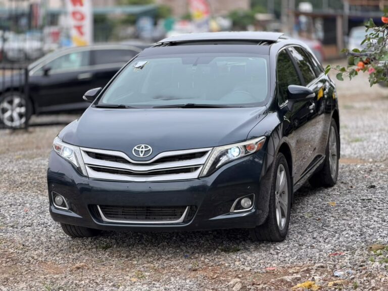 CLEAN FOREIGN USED 2015 TOYOTA VENZA , LIMITED EDITION  PRICE: 24M