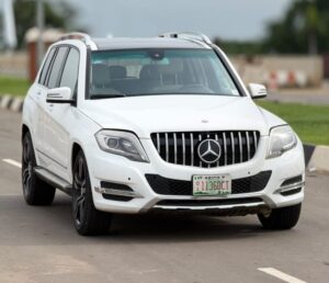 NEATLY USED 2014 MERCEDES-BENZ GLK350 WITH DOUBLE PANORAMIC ROOF,THUB START UNTAMPERED SYSTEM GOING FOR 13.5M ABUJA DEAL