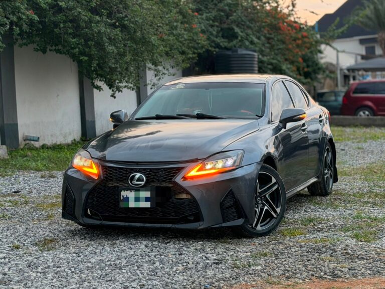 SUPER DISTRESS SALE!! 🚨  Extremely Clean 2010 Lexus IS250 Fully upgraded to 2025 model • Everything working perfectly • Buy & Drive  💰 ₦7.5 Million 📍 Abuja