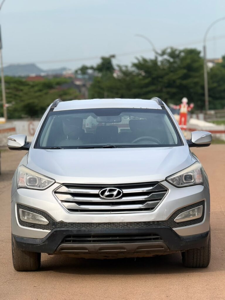 EXTREMELY SHARP 2015 HYUNDAI SANTAFE ⚡⚡ WITH PROPER DOCUMENTATION  PRICE:8.7M 📍ABUJA