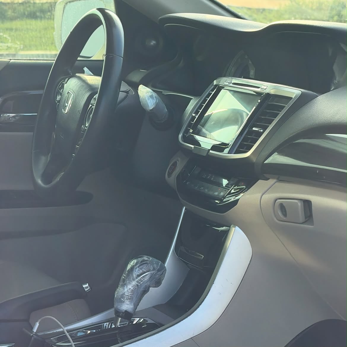 
								HONDA ACCORD TOURING V6 ◐➖➖➖➖➖➖➖➖➖➖➖◐ ✨Fullest Option✨ ◐ Model: 2017 ◐ Duty: Fully Paid ◐ Status: Foreign Used   🏷️17.5M NET 📍ABUJA DEAL full									