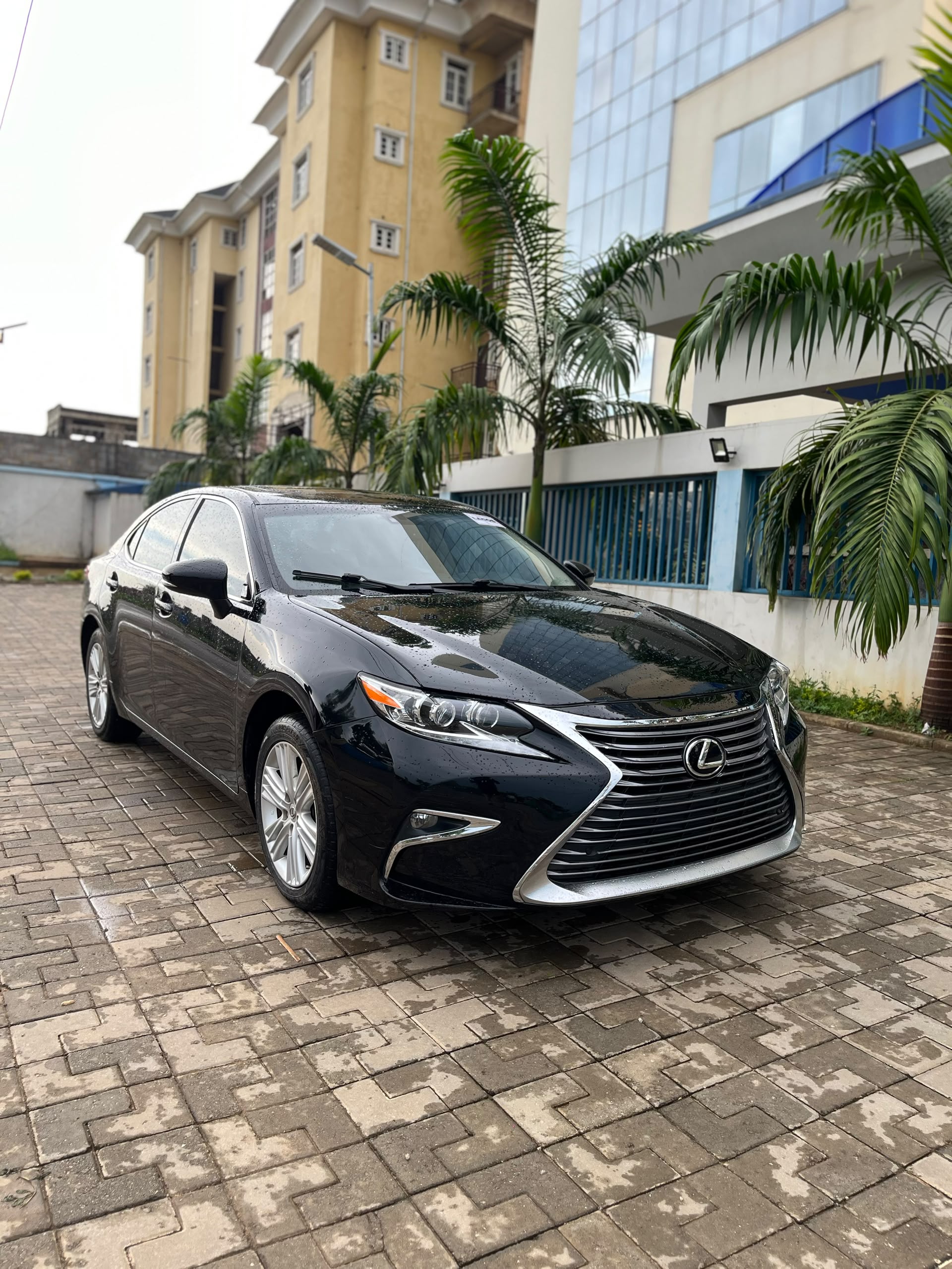 
								2015 LEXUS ES350 Direct Belgium Buy & Drive,Notin to fix Android Screen,reverse 📸 Engine,Gear,Ac okay 8 17m to d owner 200k settlement full									