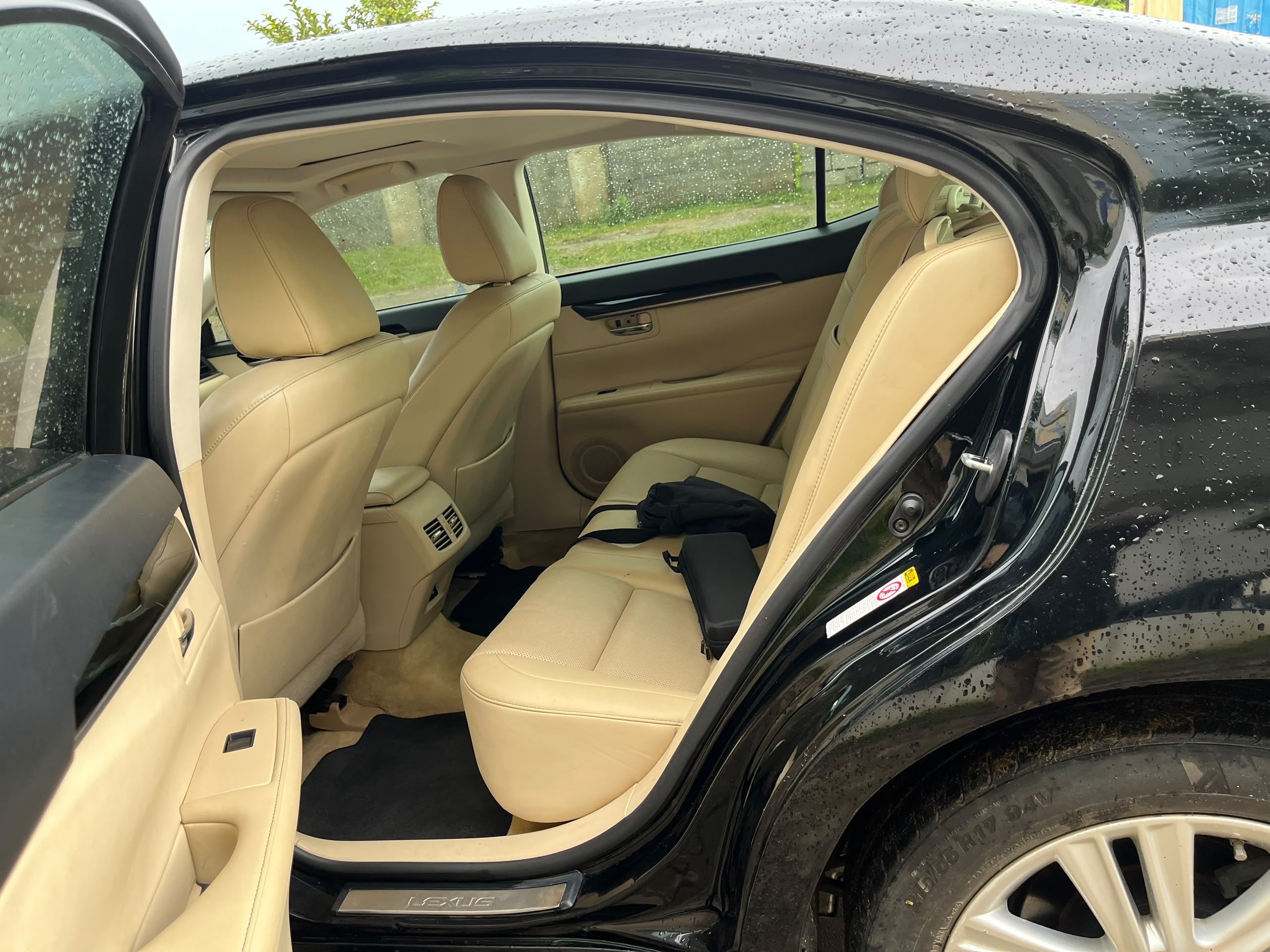 
								2015 LEXUS ES350 Direct Belgium Buy & Drive,Notin to fix Android Screen,reverse 📸 Engine,Gear,Ac okay 8 17m to d owner 200k settlement full									