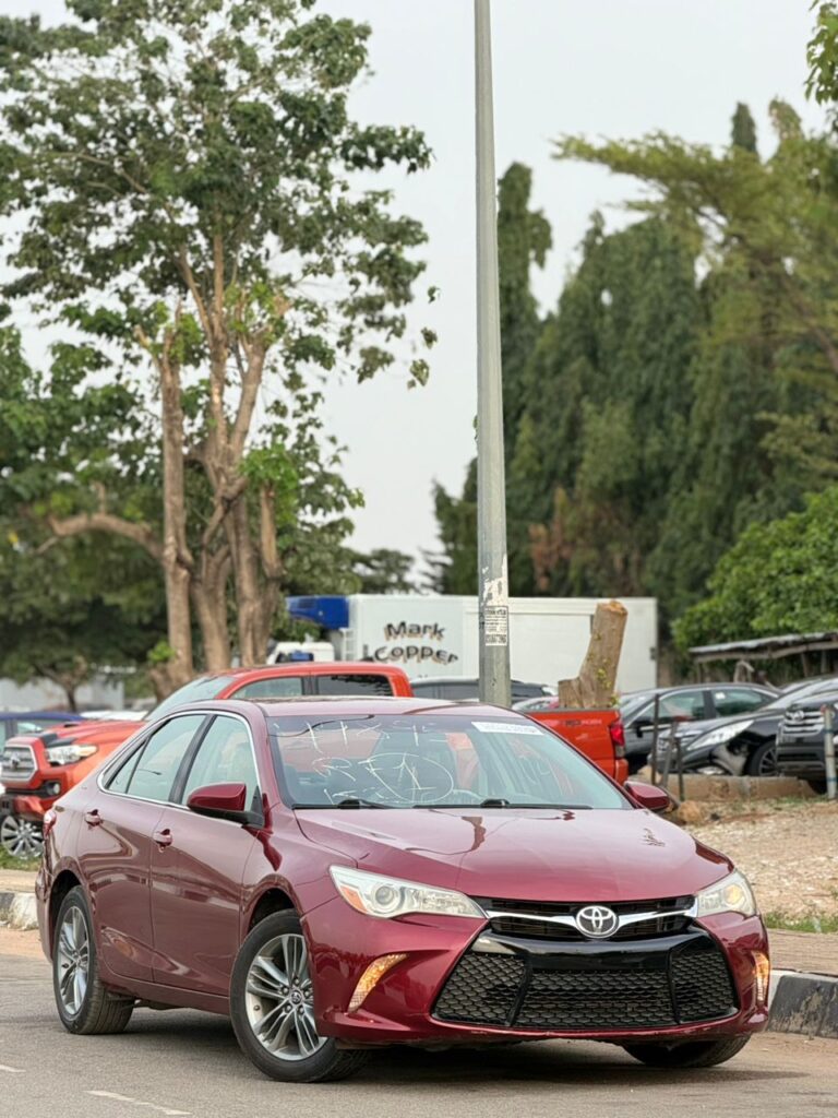 Foreign used 🇧🇪 Toyota Camry SE 2016 model with original duty 2026 just arrived ‼️ going for 13.7M location Abuja Gwarimpa