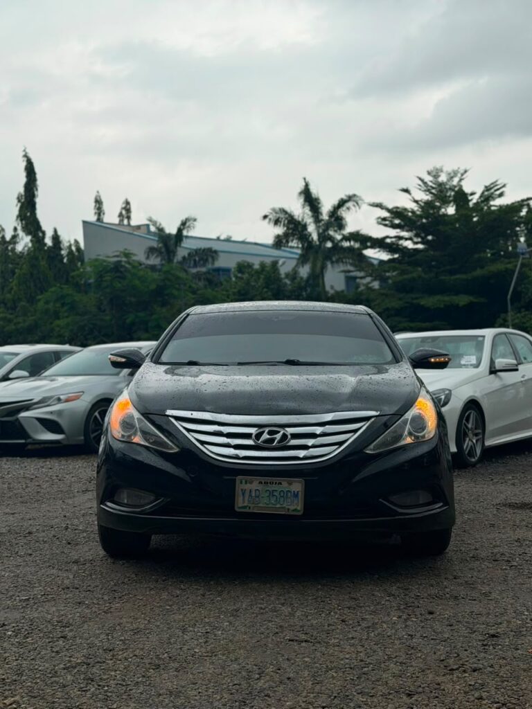 Clean used 2012 Hyundai sonata for 6.9m Abuja