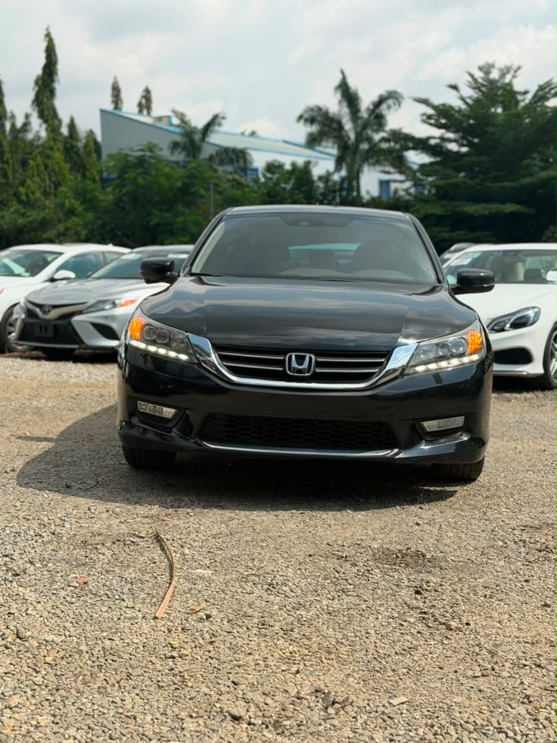 
								Foreign used 2013 Accord V6 Touring for 14m Abuja full									