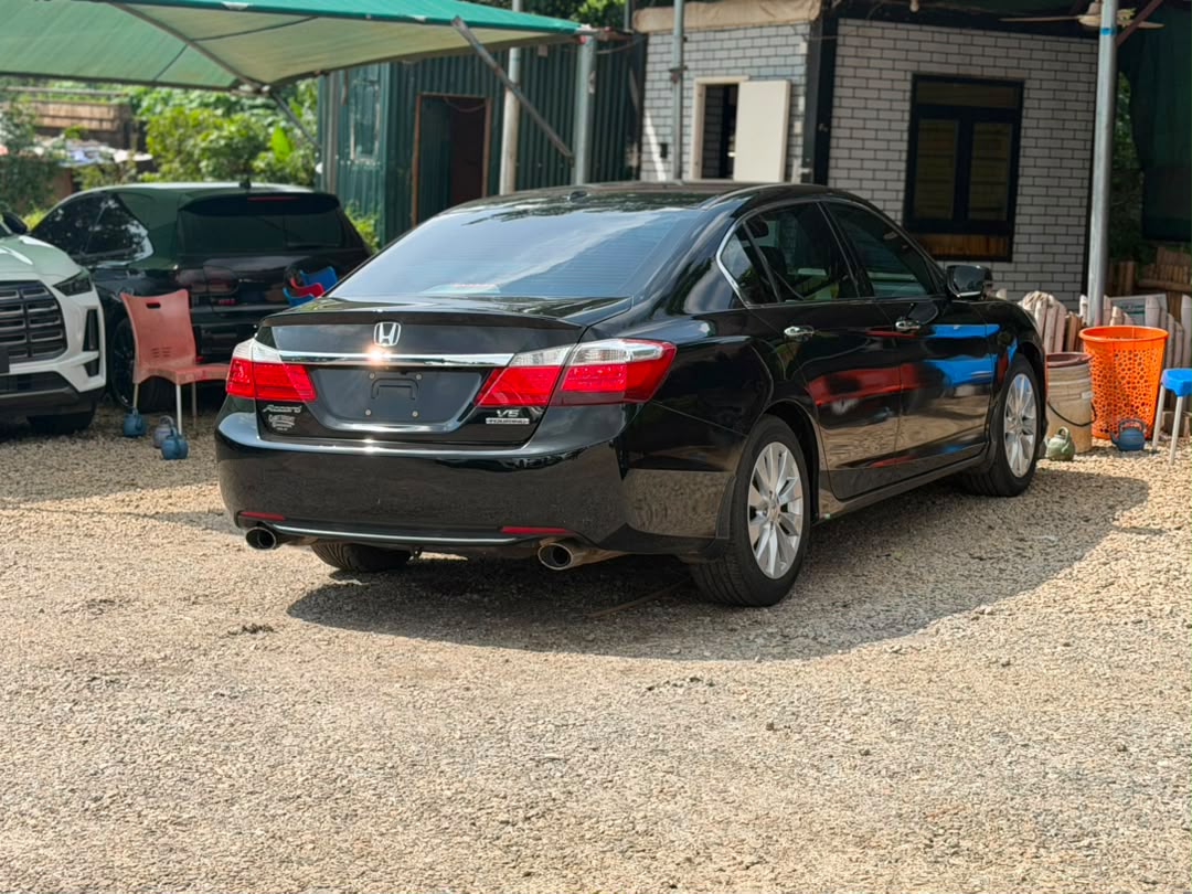 
								Foreign used 2013 Accord V6 Touring for 14m Abuja full									
