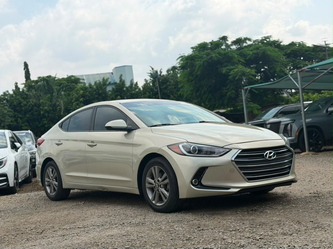 
								Foreign used 2015 Hyundai Elantra for 16.5m Abuja full									