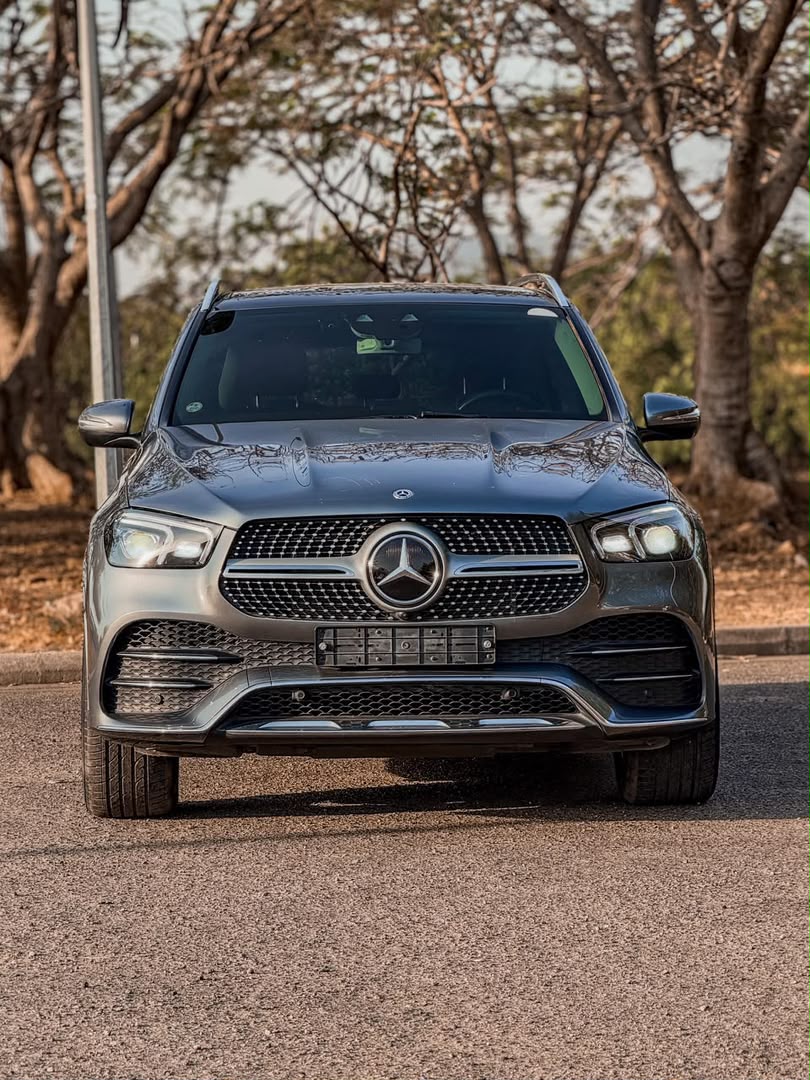 
								Distress sales 2020 Mercedes Benz GLE450   with duty paid. Came with  2keys   PRICE: 78M   Abuja deal📍  Nationwide delivery full									