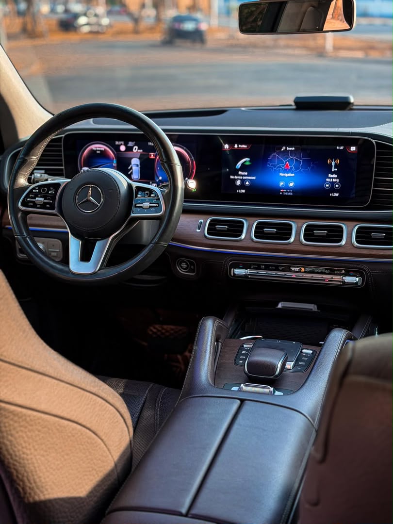 
								Distress sales 2020 Mercedes Benz GLE450   with duty paid. Came with  2keys   PRICE: 78M   Abuja deal📍  Nationwide delivery full									