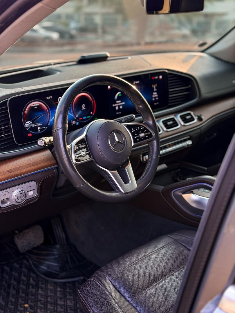 
								Distress sales 2020 Mercedes Benz GLE450   with duty paid. Came with  2keys   PRICE: 78M   Abuja deal📍  Nationwide delivery full									