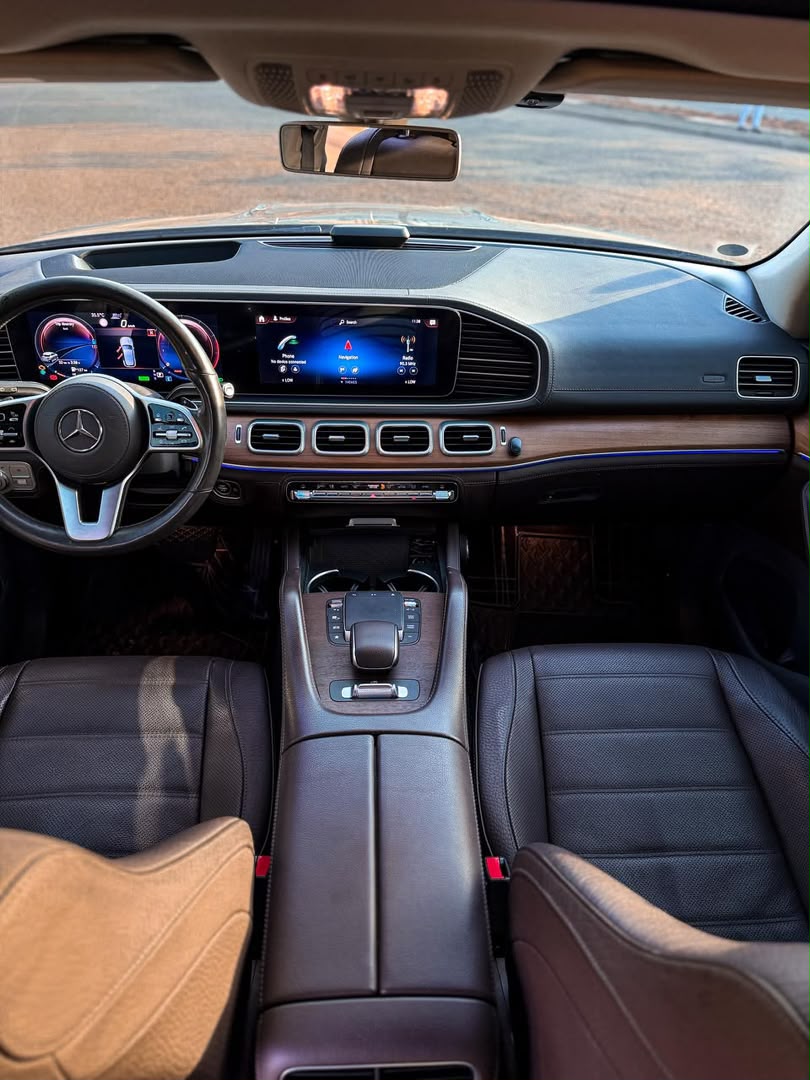 
								Distress sales 2020 Mercedes Benz GLE450   with duty paid. Came with  2keys   PRICE: 78M   Abuja deal📍  Nationwide delivery full									