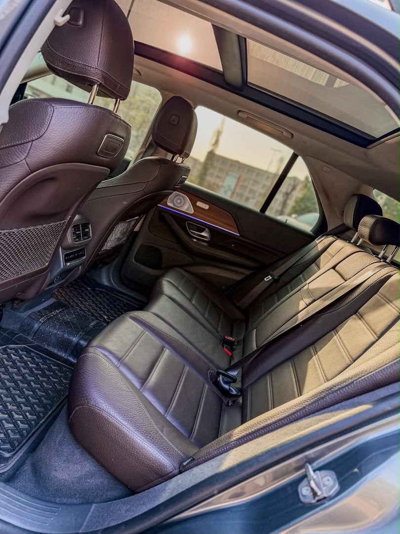 
								Distress sales 2020 Mercedes Benz GLE450   with duty paid. Came with  2keys   PRICE: 78M   Abuja deal📍  Nationwide delivery full									