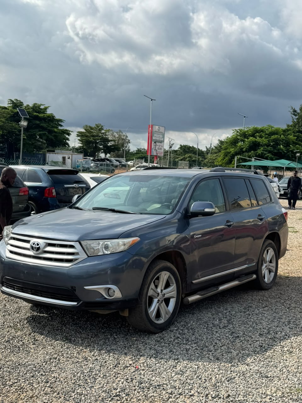 
								Distress sale Toyota Highlander 2008 upgrade is available price 7.5 million full									