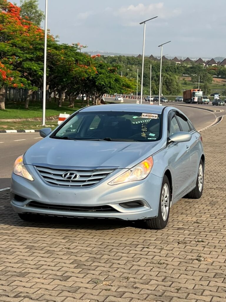 JUST INN(DISTRESS) FOREIGN USED HYUNDAI SONATA 2012 MODEL IN AN EXCELLENT CONDITION CUSTOM DUTY VERIFY AND FULLY PAID GOING FOR 8.5m ABUJA DEAL
