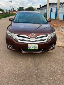 Super clean  Toyota Venza  2009 model  Engine and gear 100% Ac chilling  V 4 cylinder  Location  Abuja  8.5M