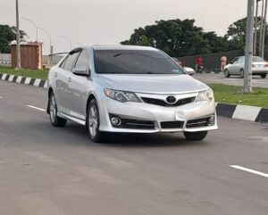 FOREIGN STANDARD 2013 TOYOTA CAMRY SE NOTHING TO FIX ACCIDENT FREE WITH ORIGINAL CUSTOM DUTY GOING FOR 9.7M ABUJA DEAL