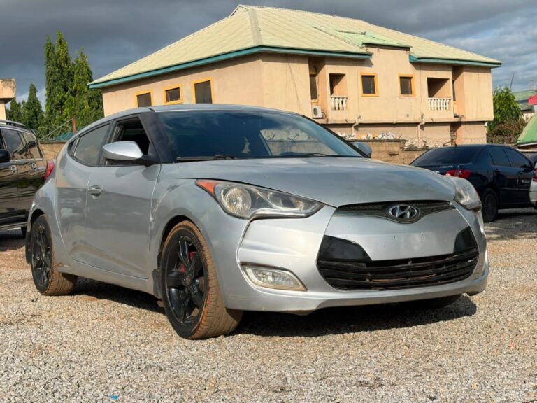 Mad Distress alert ⚠️ 📢 Belgium grade Hyundai veloster 4plugs with untampered engine and gear Ac chilling well Buy and drive absolutely nothing to fix  👉4.5m buyer settle 100k Location Abacha road Nyanya Abuja deal Car is with me directly