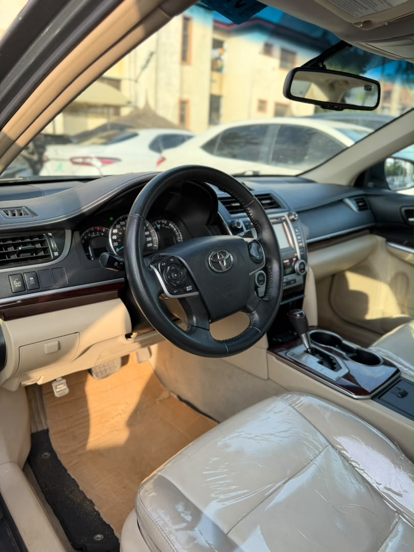 
								CLEAN FOREIGN USED 2014 TOYOTA CAMRY XLE, RECENT DUTY PRICE: 15M full									