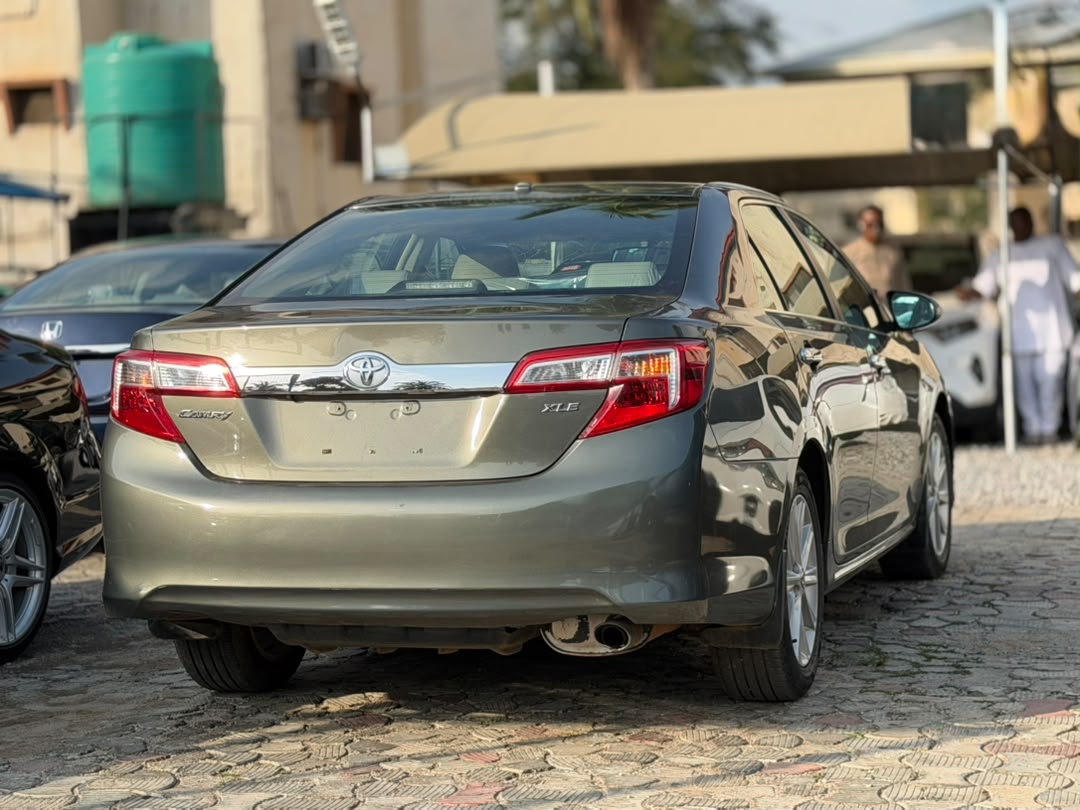 
								CLEAN FOREIGN USED 2014 TOYOTA CAMRY XLE, RECENT DUTY PRICE: 15M full									