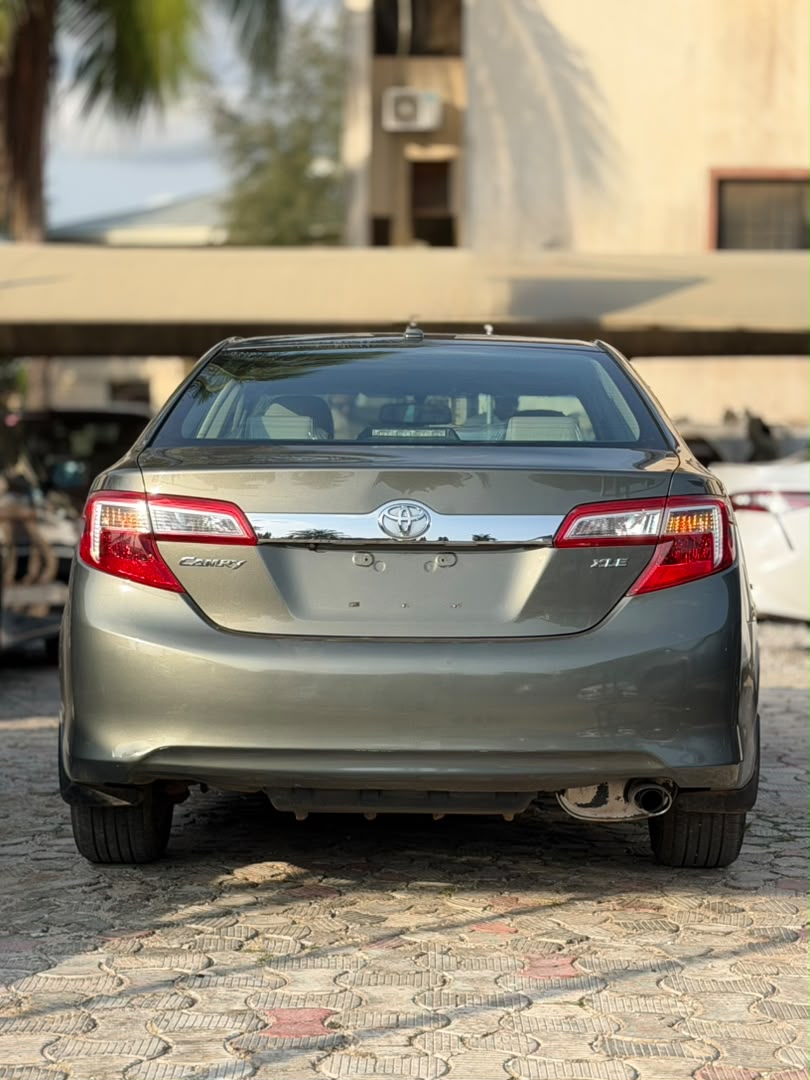 
								CLEAN FOREIGN USED 2014 TOYOTA CAMRY XLE, RECENT DUTY PRICE: 15M full									