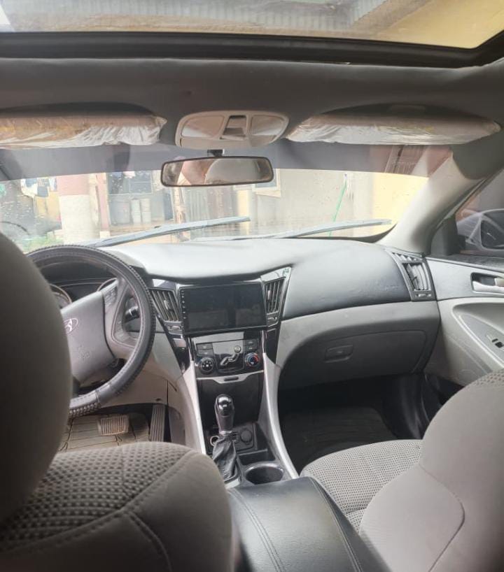 
								Distress clean 2013 Hyundai sonata available for urgent pickup Engine and gear untempered Ac chilling  Price 4.6m buyer Settles  Location maitama owner house  Buyer settles full									