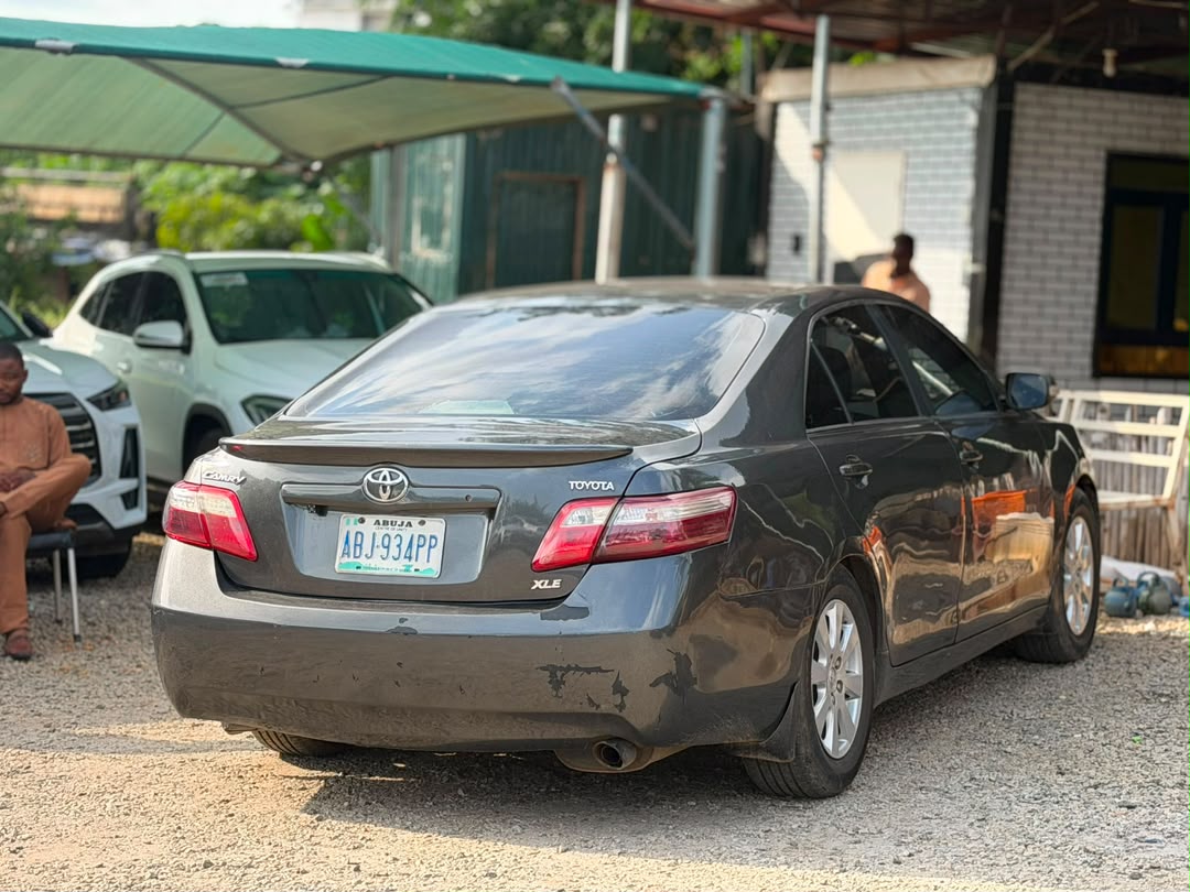 
								On Distress  Clean used Toyota Camry Xle key 2009 for 5.8m Abuja full									