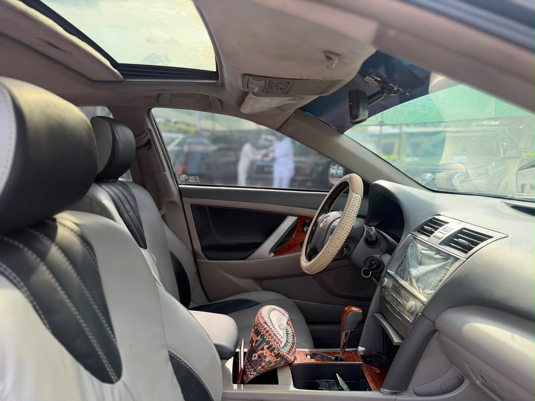 
								On Distress  Clean used Toyota Camry Xle key 2009 for 5.8m Abuja full									