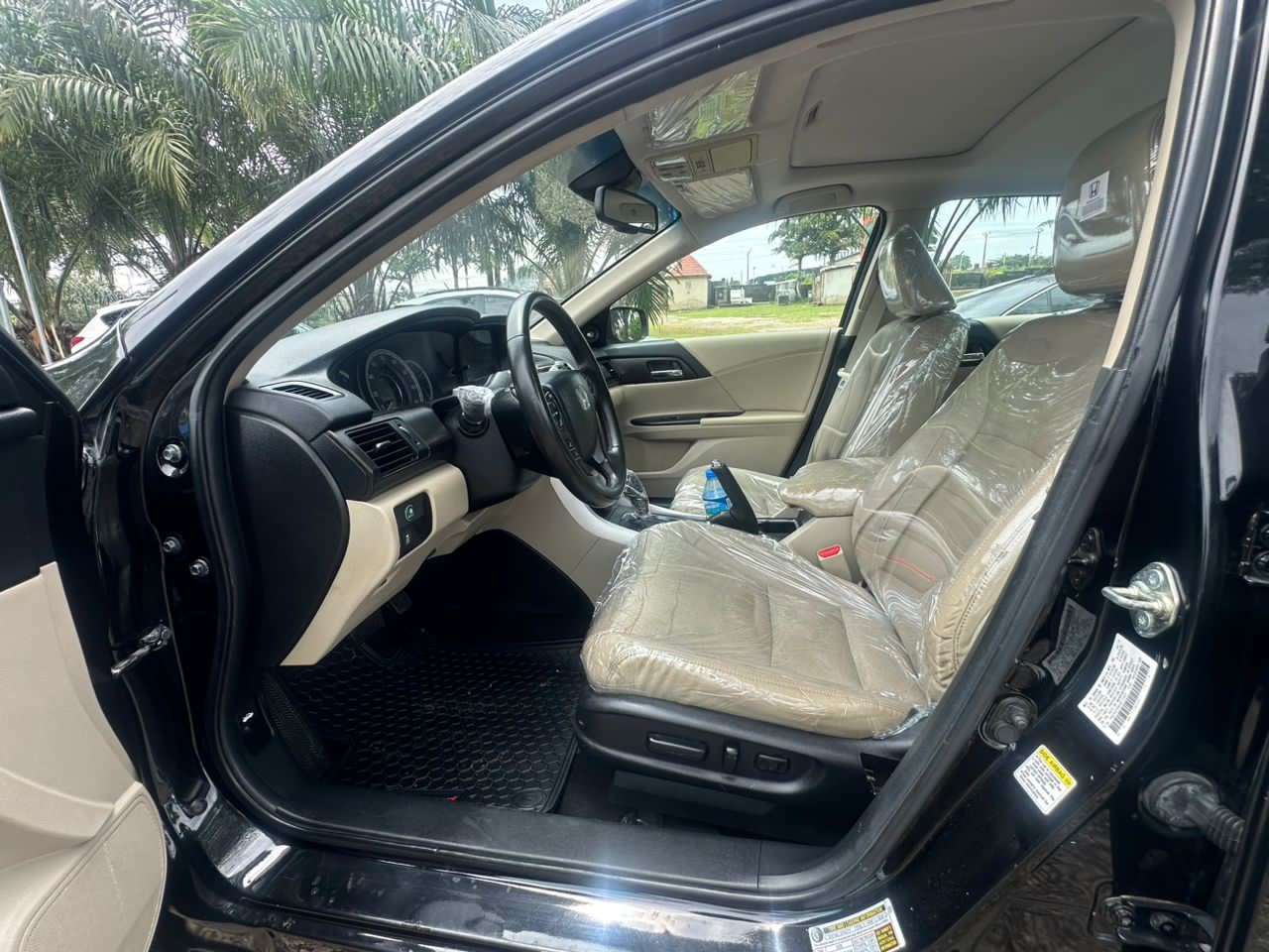 
								Giveaway Deal‼️‼️‼️ Foreign Used 2014 Honda Accord EXL with Original 2026 Custom Duty (Keyless, Double Screen & Sunroof) going for just 13.9M Net with me (Moveable) owners house Abuja📍 ZERO CHAIN DEAL full									