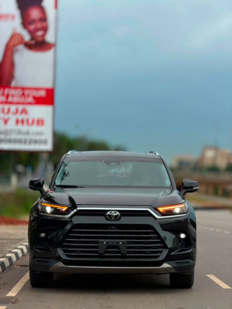 GIVEAWAY DEAL‼️‼️‼️ DIRECT BELGIUM 🇧🇪 TOYOTA GRAND HIGHLANDER 2024 LIMITED EDITION WITH ORIGINAL DUTY✅ GOING FOR JUST 87M NET WITH SAMBO OWNERS HOUSE ABUJA📍 ZERO CHAIN DEAL