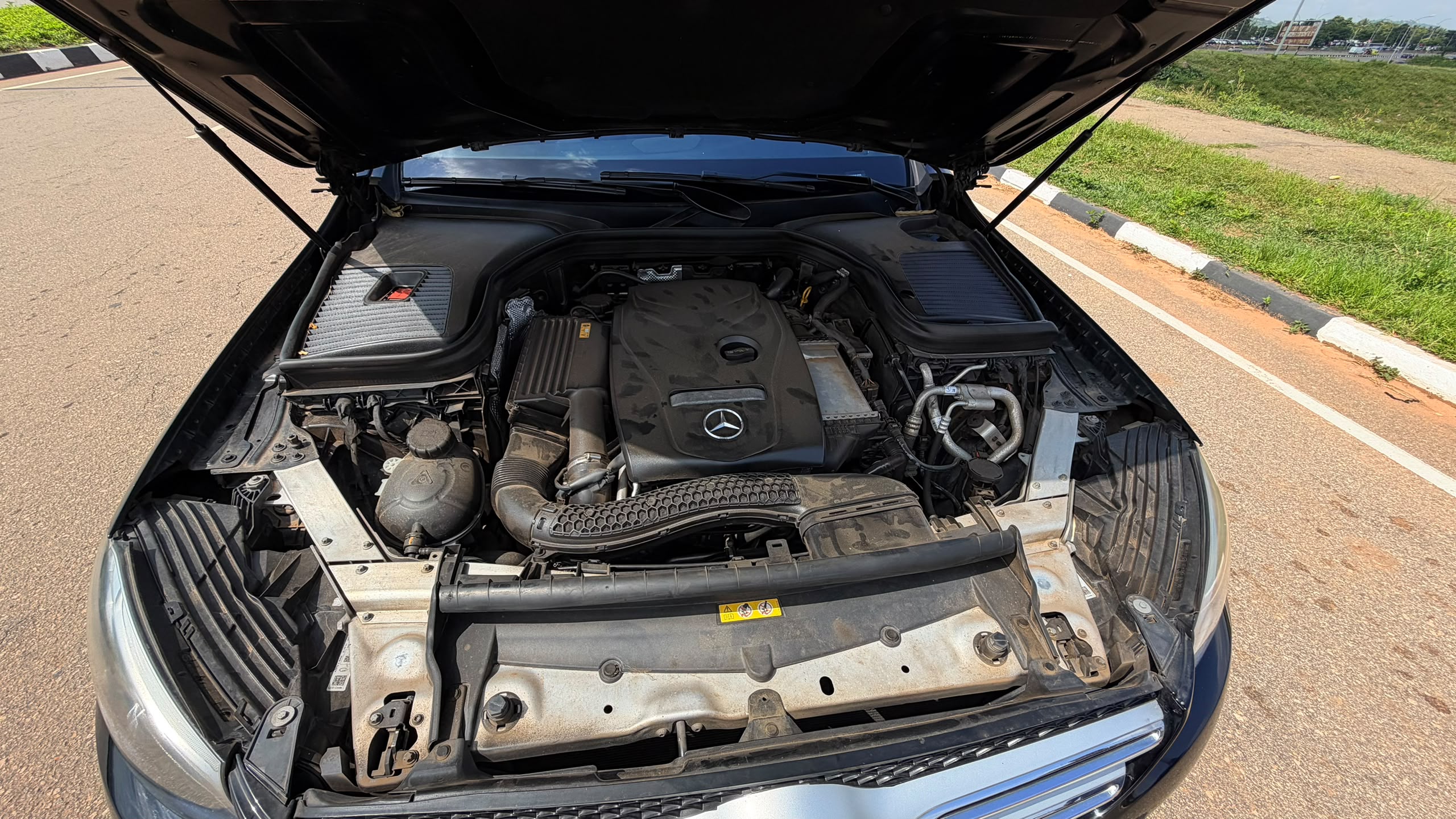 
								DISTRESS SALE ALERT ⚠️   2021 Mercedes Benz  GLB 250 (4matic) Direct Belgium  🇧🇪  With Duty  Abuja: Katamkpe  Price: 46m full									