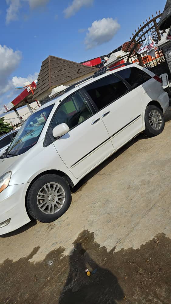 
								Toyota sienna 2008 model first body 😍 engine and gear untampered 💯AC WORKING@ owner need money 💰 just 4.7m settle 100k location dei dei Abuja full									