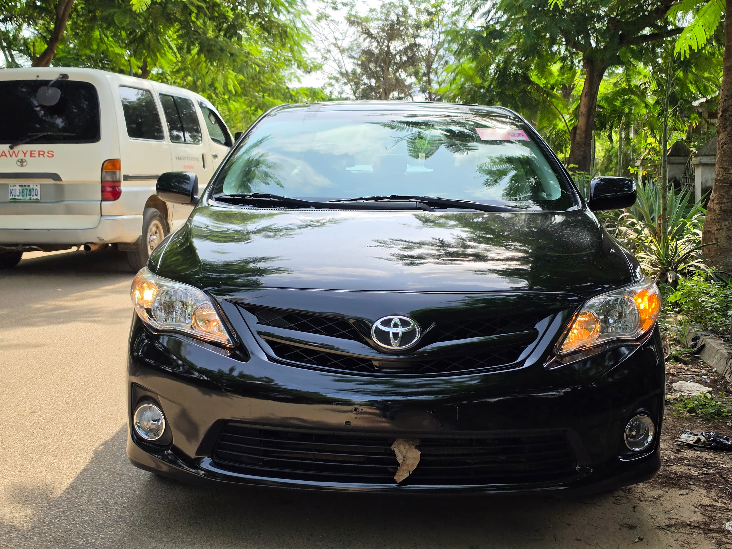 
								New in: Extremely clean foreign used Toyota corolla LE 2012 on belt. Accident Free, with sunroof  going for just 12m with no single 9ja paint full									