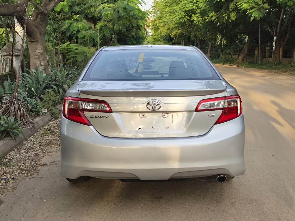 
								QUICKEST SWEET DEAL:  EXTREMELY SHARP HIGEHST GRADE FOREIGN USED 2012 ON BELT TOYOTA CAMRY SE WITH SUNROOF, MINT INTERIOR, NO SINGLE 9JA PAINT WITH UNTAMPARED ENGINE ND GEAR.GOING FOR JUST 13.5M Net. full									