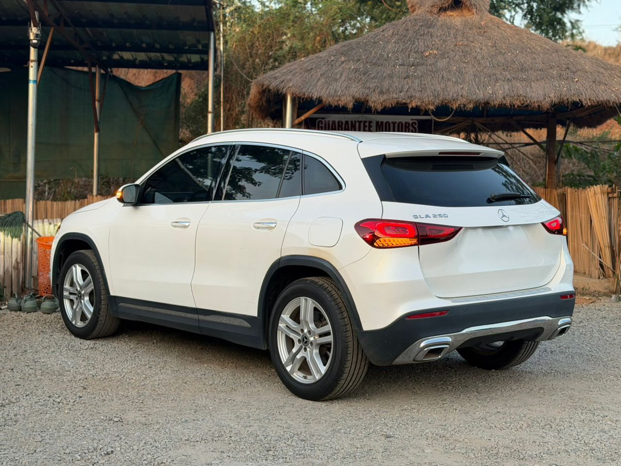 
								GIVEAWAY DEAL‼️‼️‼️ CAREFULLY USED 2021 MBENZ GLA250 WITH ORIGINAL DUTY   GOONG FOR JUST 23.5M NET OWMERS HOUSE ABUJA📍 ZERO CHAIN DEAL full									