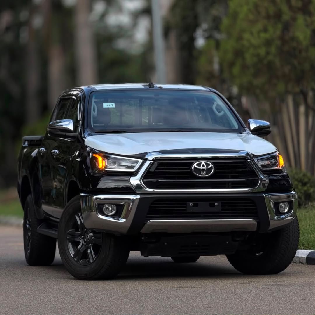 
								For sale brand new Toyota Hilux 2025 automatic transmission with original custom duty for just 78m full									
