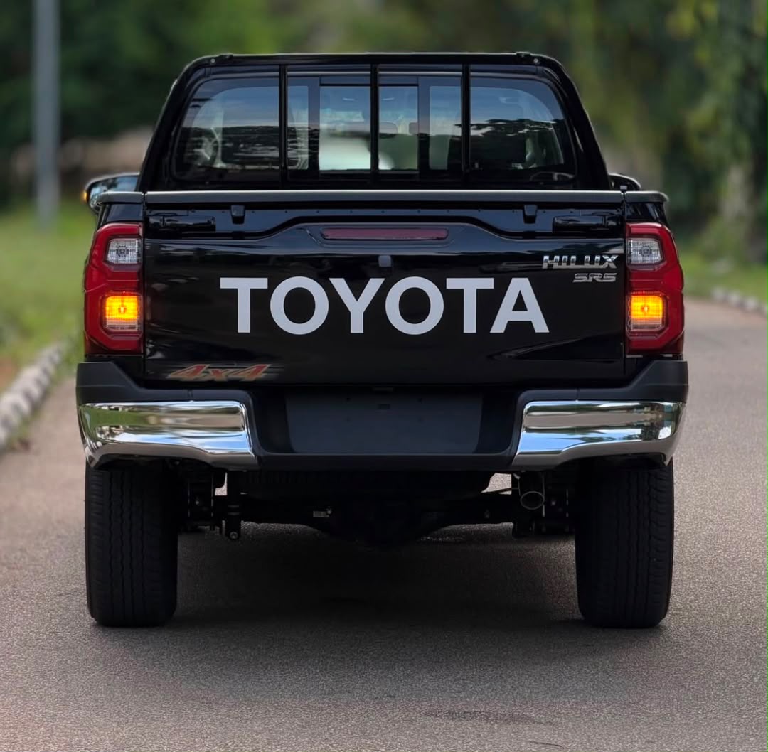 
								For sale brand new Toyota Hilux 2025 automatic transmission with original custom duty for just 78m full									