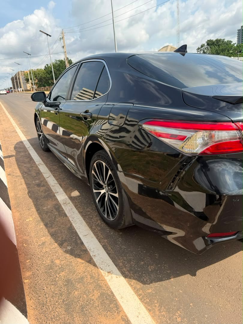 
								SUPER CLEAN FOREIGN USED TOYOTA CAMRY SE 2019 (LANDED 2 WEEKS AGO)  ORIGINAL DUTY 📃  PRICE: 28M 💰  ABUJA DEAL 📍  NATIONWIDE DELIVERY full									